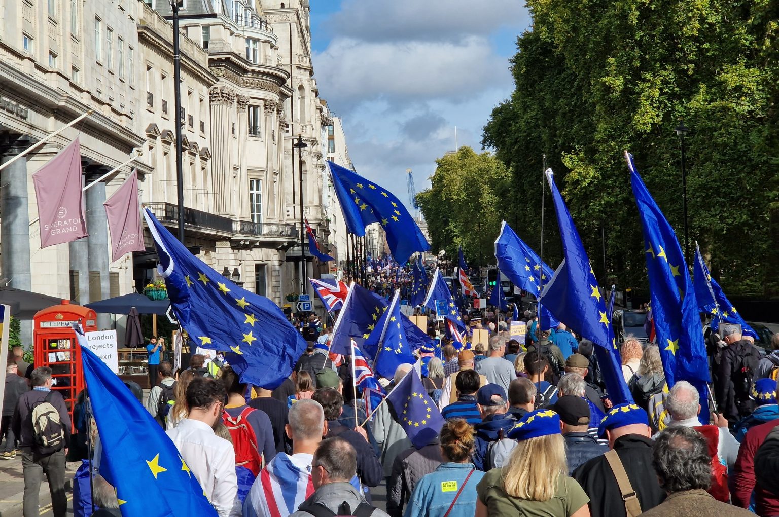 Thousands call for a new start on National Rejoin March - Cambridge for ...